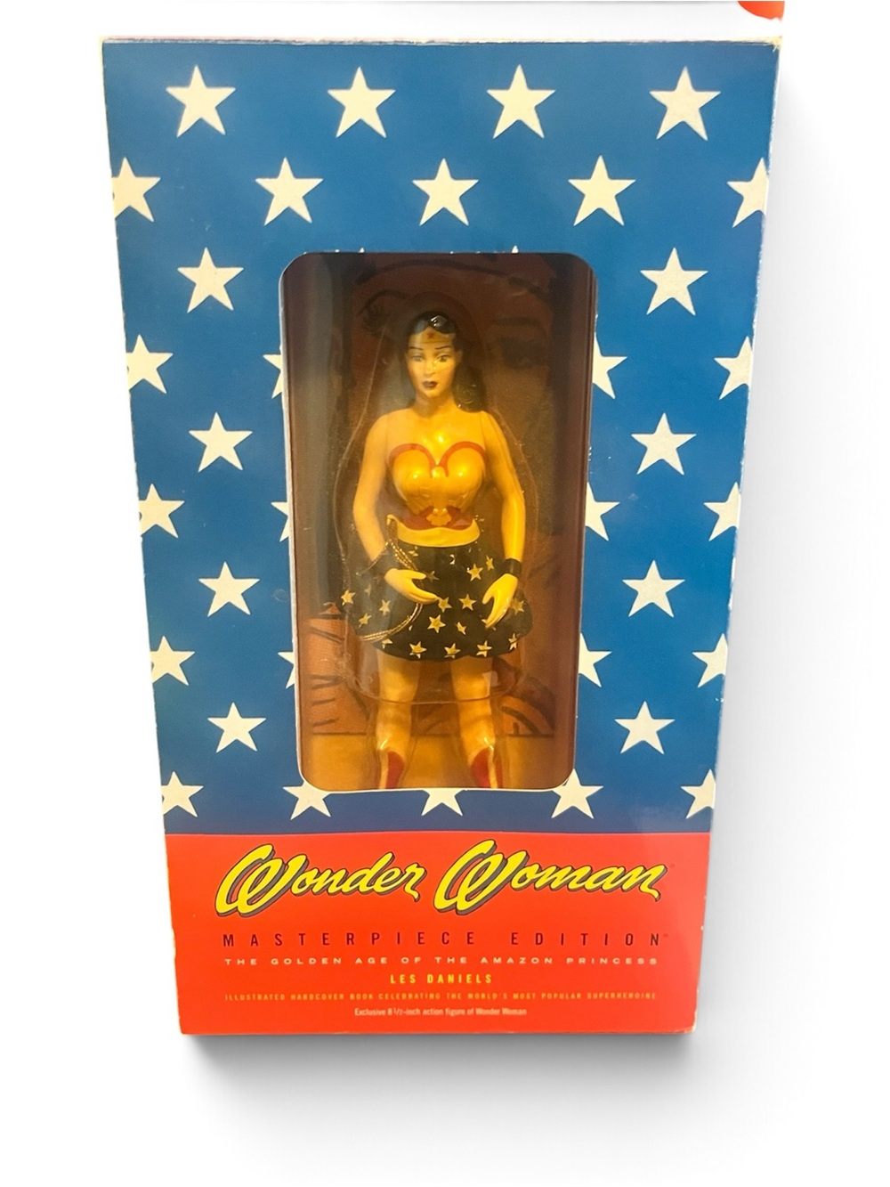 Wonder Woman Masterpiece Edition Figurine and Hard Cover Book